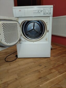 Sušička AEG Lavatherm velkého objemu. - 3