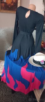 Šaty s průstřihem - 3