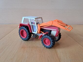 Retro staré hračky auta, raketa 80. léta - 3