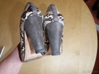 kožené lodičky zn. Unisa - vel. 38 - 3