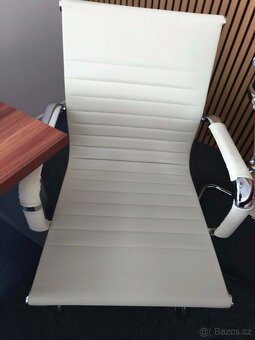 Kancelářské stoly a židle - 3