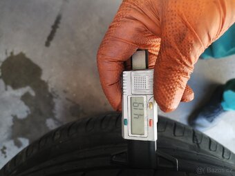 Pirelli 235/40R19 - 3