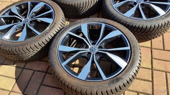 Zimní sada VOLKSWAGEN / ŠKODA 5x100 R18 pneu 215/45/18 4x9mm - 3