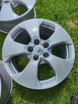 Originální alu kola Toyota RAV4 r17 5x114,3 - 3
