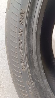 Bridgestone 225/50 R18 95V - 3