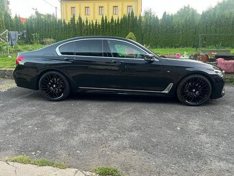 BMW 740i - 3