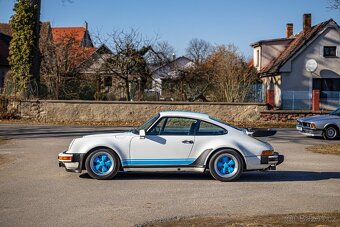 Porsche 911 930 Turbo - 3