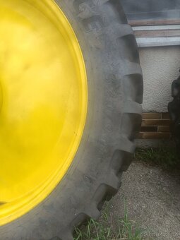 Prodám kultivační kola dvojmontáž na John Deere - 3