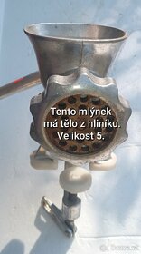 Litinové mlýnky na maso vel.5. i 8. - 3