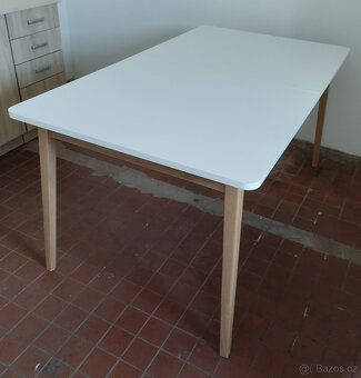 Rozkládací bílý jídelní stůl – 160/200×90 cm - 3