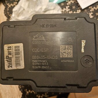 Jednotka ABS Renault Megane 3 2.0 cvt 2010 - 3