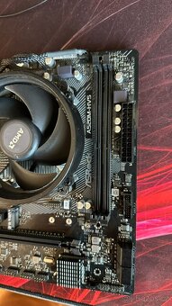 Asrock A520M-HVS + Ryzen 5 3600 (6C/12T) - 3