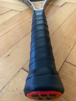 Prodám tenisovou raketu Wilson Blade V8 18x20 - 3