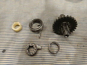 Prodám našlapovací segment Suzuki RM125 - 3