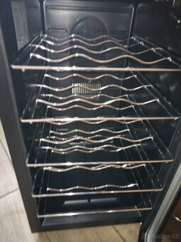 Vinotéka Baumatic BW18BL černá/sklo - 3