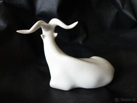 Brusel Kozoroh L.Meszaros Royal Dux 1960 100%stav - 3