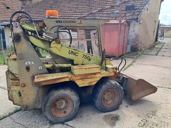 Prodám smykový nakladač UNC 750 - 3