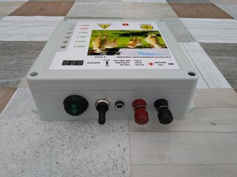 Prodám, elektrický ohradník, zdroj. SOLÁR 12V/230V 8J - 3