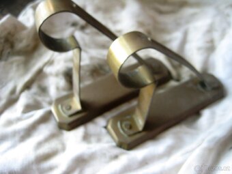 Držáky garnýže - 3