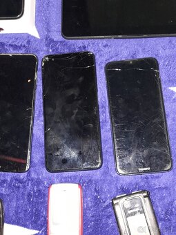 Elektronika telefony počítač tablety - 3