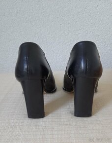 Černé kožené italské boty na podpatku Gaia - 3
