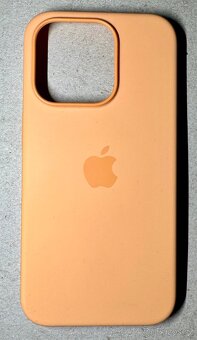 5 krytů na iPhone 15 Pro – Apple, Karl Lagerfeld, Epico,UNIQ - 3