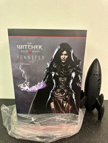 Prodám sochu Yennefer Sideshow - 3