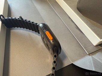 Apple Watch Ultra 2 49mm Černý titan s černým řemínkem - 3