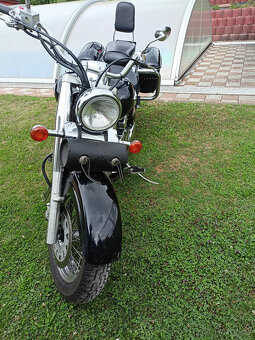 Suzuki Intruder VL 800 Volusia - 3