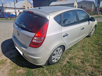 Hyundai i30 1.6 CRDi - 2009, ČR - 3