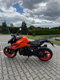 KTM 990 DUKE ORANGE 2024 - 3
