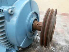 Elektromotor patkový 6.8Kw. - 3