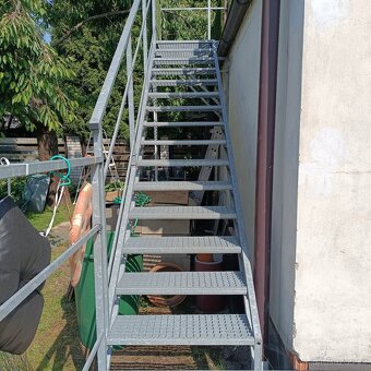 Ocelové schodiště montované, pozink. - 3