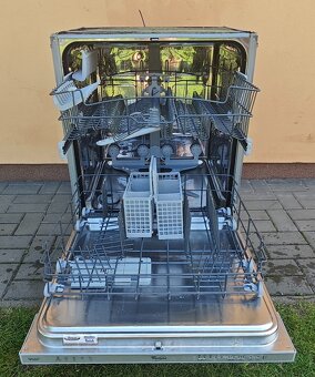 Vestavná myčka nádobí Whirlpool ADG 7900 FD - 3