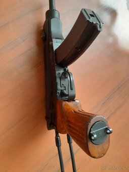 Znehodnoceny samopal vz 61 - 3