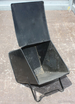 Uhlák na kolečkách + uhlák stojací. Cena za kus. - 3