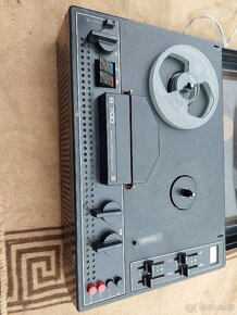 Gramofon Moderato 1037A, magnetofon B 709 - 3