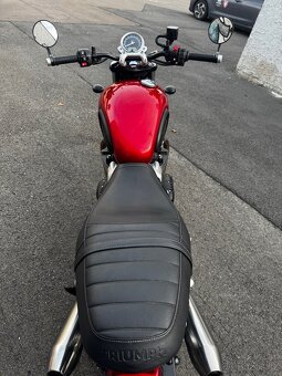 Triumph Street twin 900 - 3