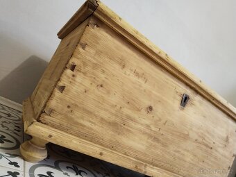 Stará truhla po renovaci - 3