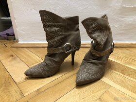 Dámské semišové kozačky vel 39 - 3