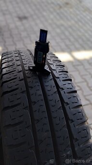 Prodám 2 pneu Michelin 225/75/16 CP - 3