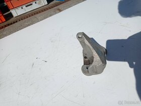 Držák převodovky PASSAT 8D0399113AA - 3