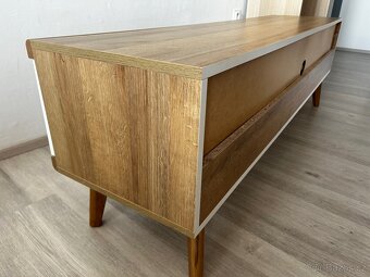 Televizní stolek - 3