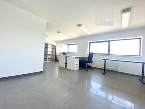 Pronájem kanceláře, 83 m2, Parkování - Moravany - 3