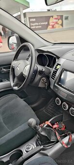 Mitshubishi Outlander 2,0 DI-D, 4x4 - 3