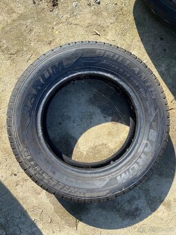 Pneu 185/65 R14 - 3