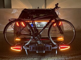 Nosič na tažné na 2 elektrokola s led dynamickými světly - 3