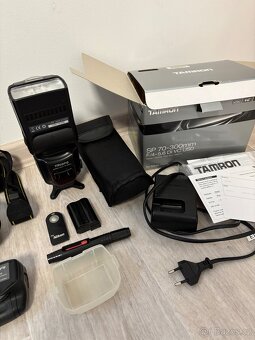 Nikon D7200 top - 3