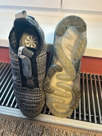 Prodám NIKE Vapormax,super stav šedé vel.40 - 3