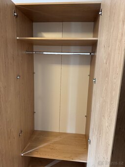 dřevěná komoda se skříňí - 3